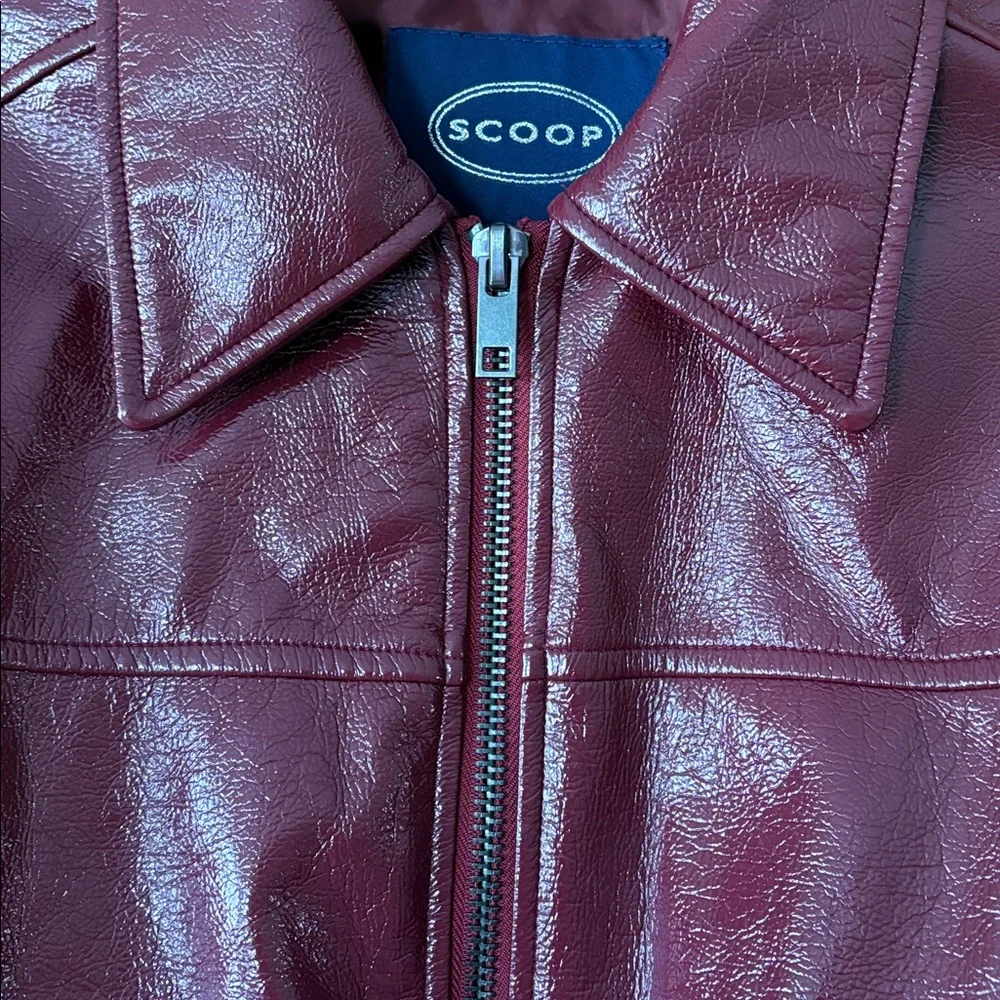 Scoop Women's Crinkle Faux Patent Leather Cropped Bomber Jacket - Picture 8 of 14
